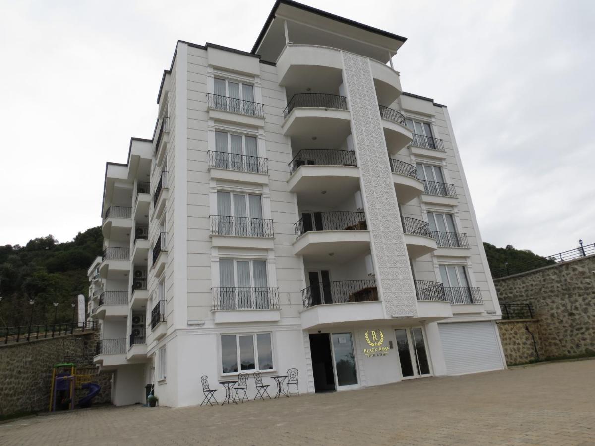 Black Rose Aparthotel Kaşüstü Exteriör bild