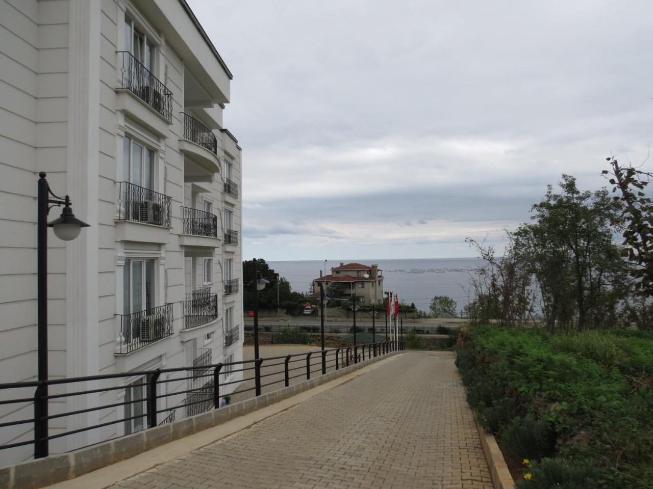 Black Rose Aparthotel Kaşüstü Exteriör bild